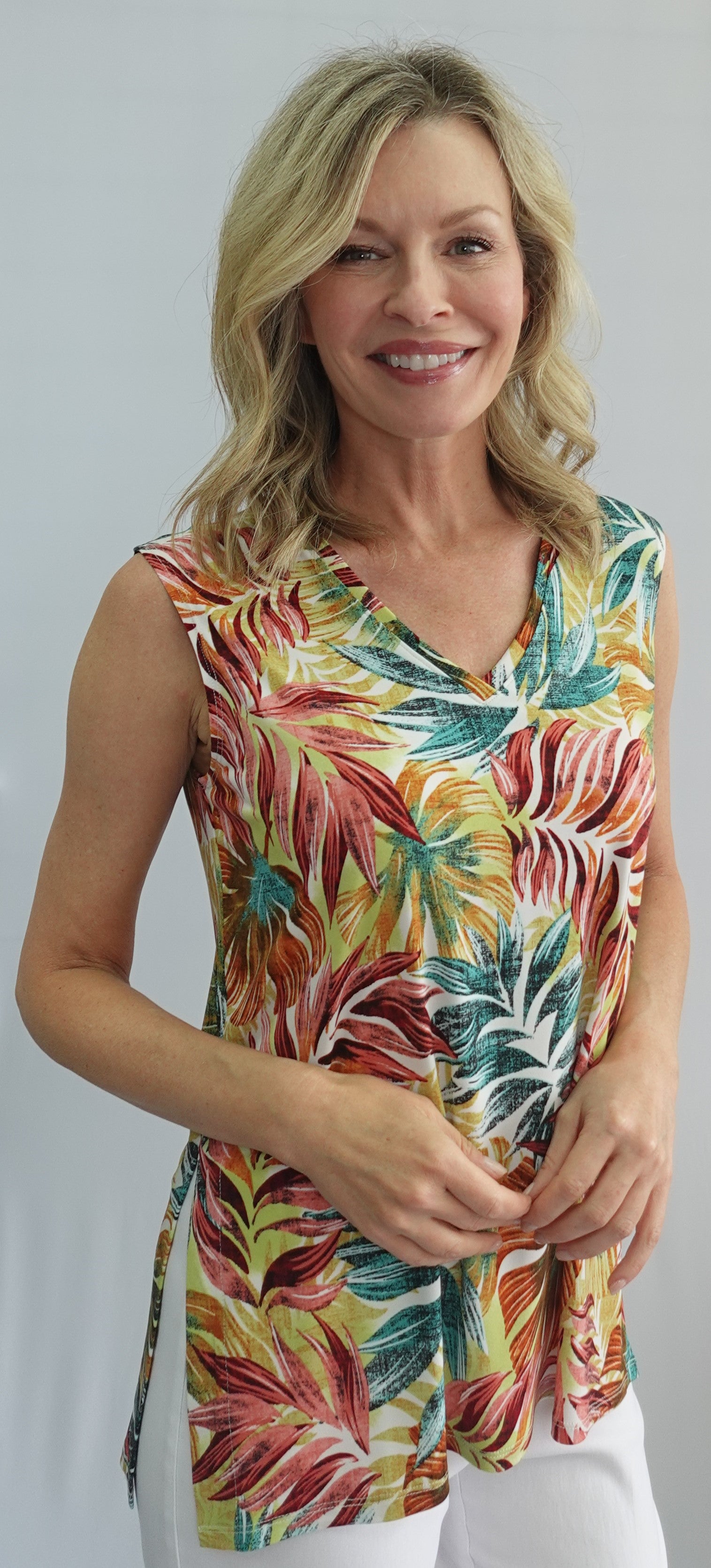 Haut sans manches à motif tropical, col en V, par Softworks #202254