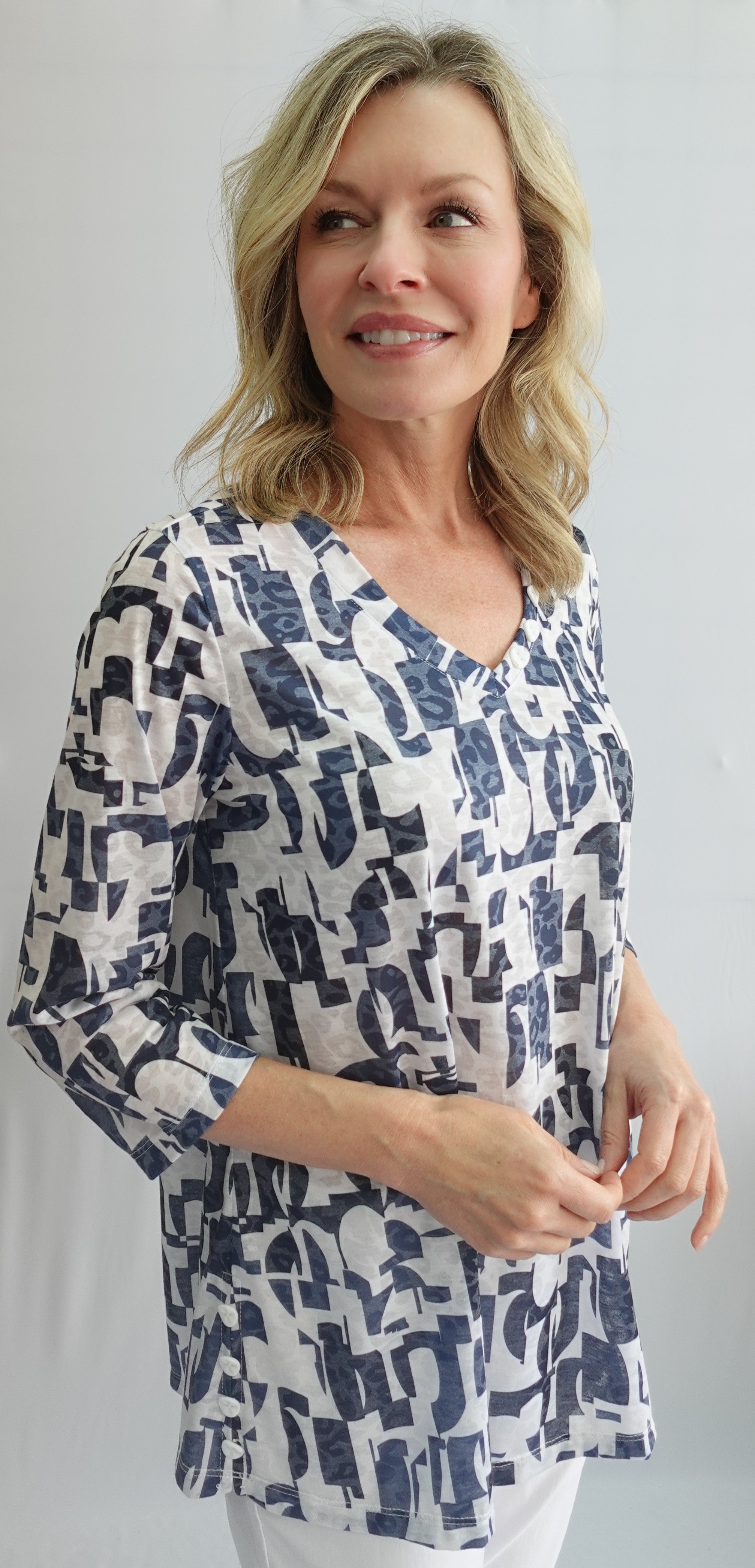 Chandail SoftWorks – Élégance Subtile et Design Abstrait #202901