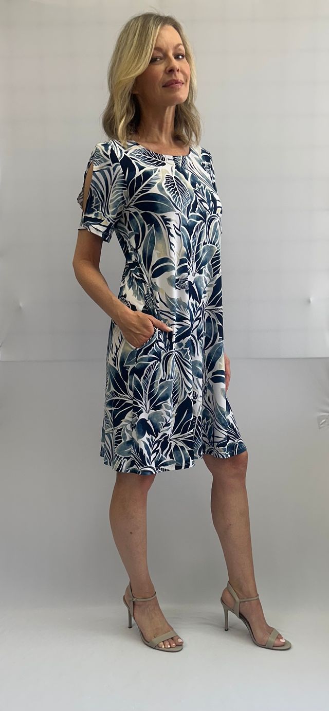 Straight dress with foliage print – Soft Works #207246