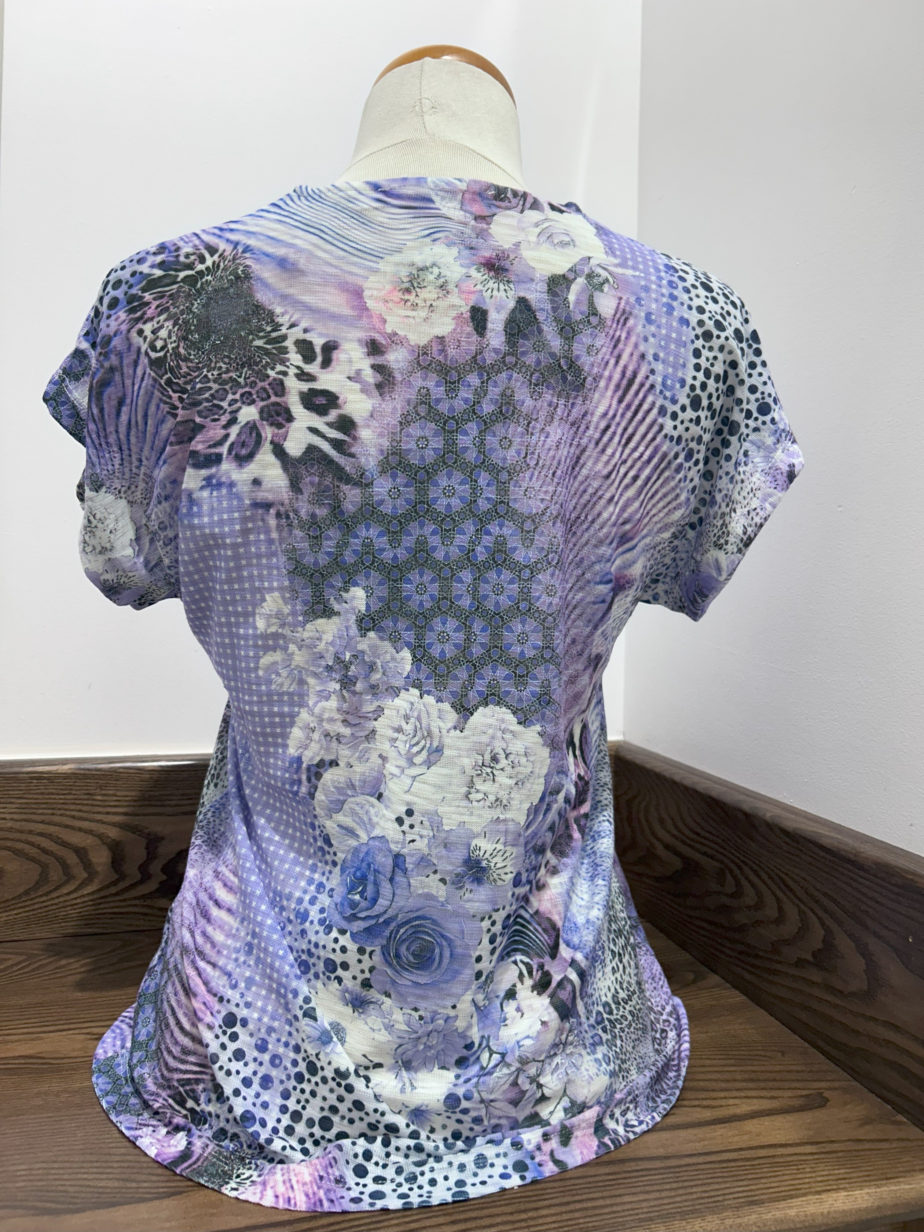 Éclat céleste & instinct animalier – Le chandail Beta’s Choice #217503