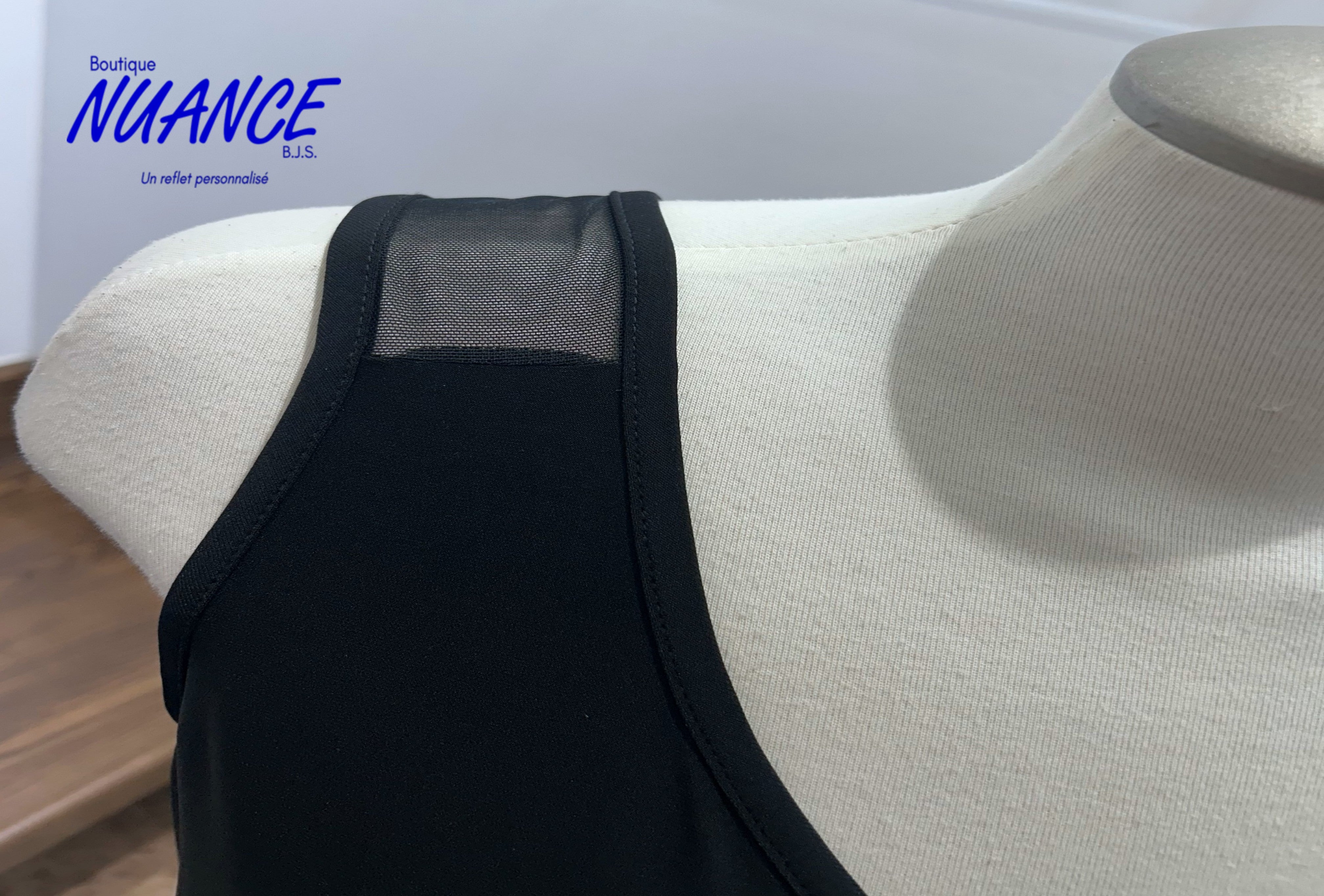 Drapé Élégant - La Camisole Joseph Ribkoff #231125