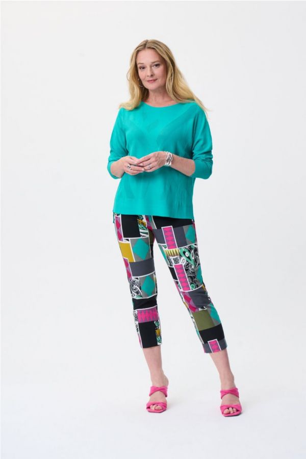 Soyez prête à célébrer le style avec ce pantalon Joseph Ribkoff qui respire la confiance et l'amusement ! Vous adorerez ses détails lumineux et ludiques en patchwork ainsi que sa silhouette droite. Associez-le à votre haut ou t-shirt préféré pour équilibrer le motif ludique.