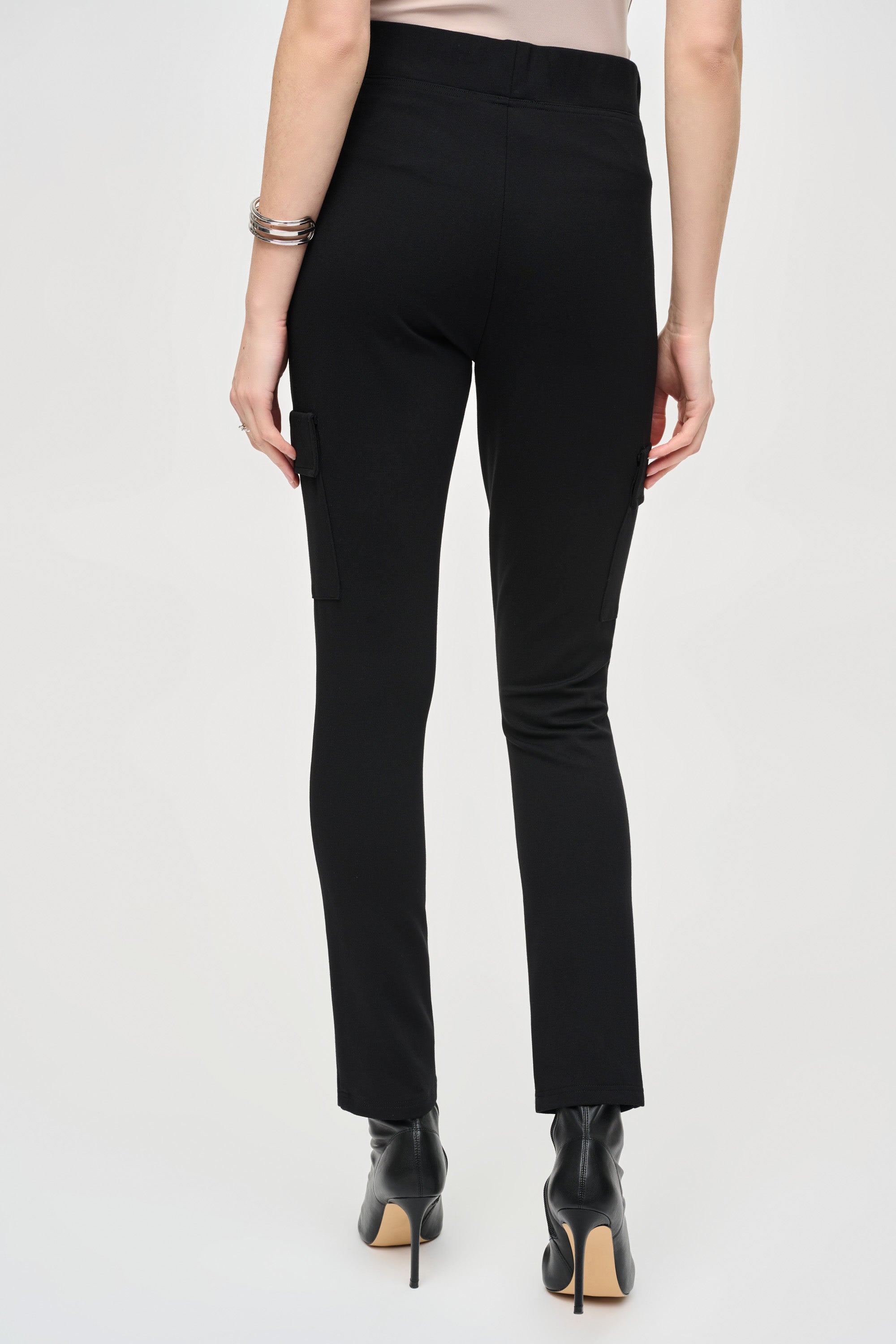 Pantalon cargo à coupe ajustée en tricot soyeux, par Joseph Ribkoff #243045