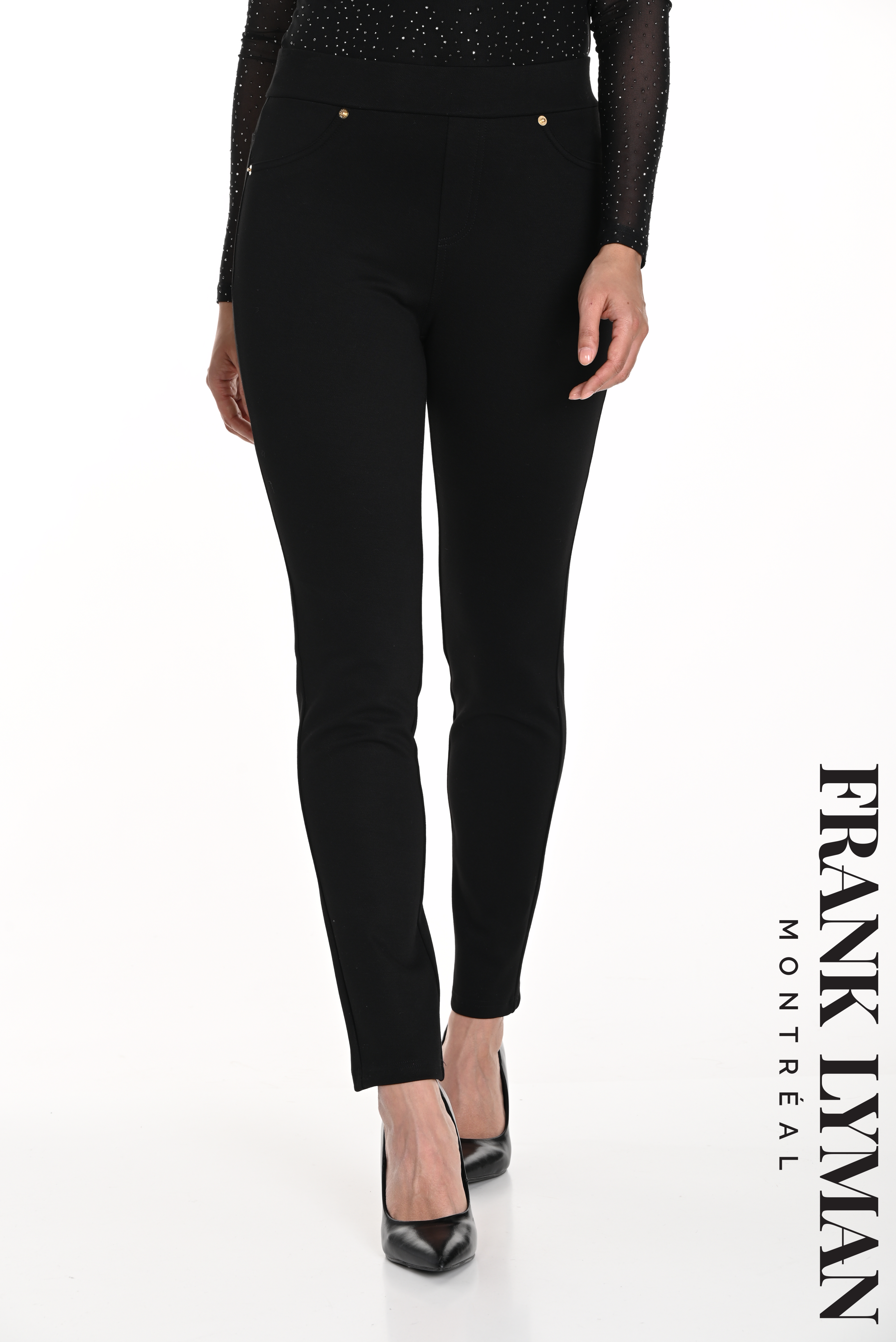 Black skinny jeans, ankle length, by Frank Lyman #243442U
