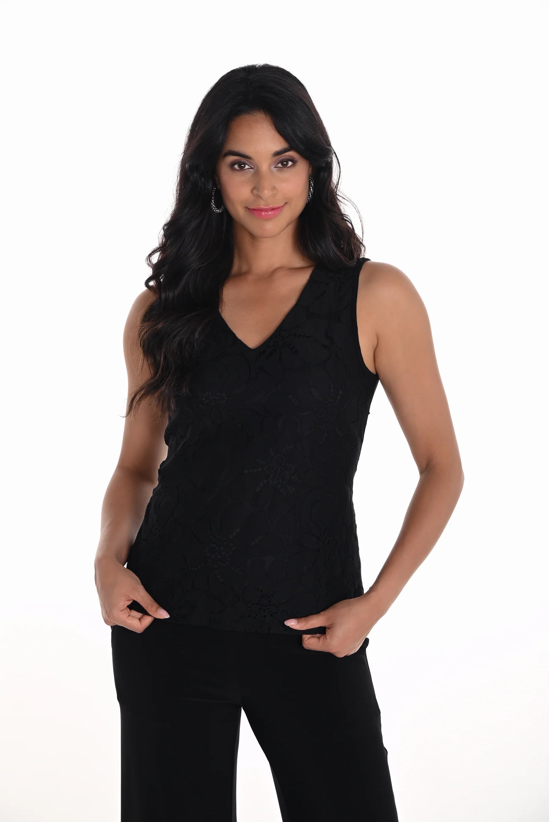 Camisole noire avec broderie florale, col V, par Frank Lyman #251267