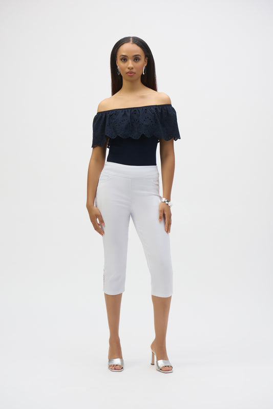 Haut décolleté en tricot soyeux et dentelle à œillets, par Joseph Ribkoff #252134