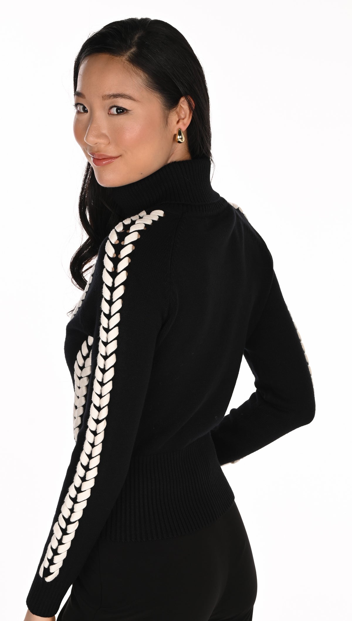 Pull col roulé ajusté à détails tressés contrastants - Frank Lyman #263754