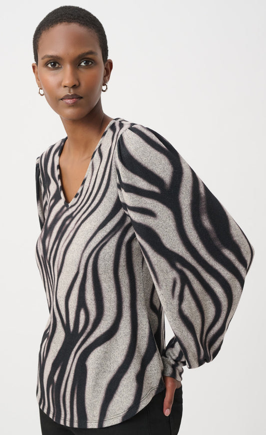Haut en tissu à mailles de style pull à imprimé animal - Joseph Ribkoff #264207