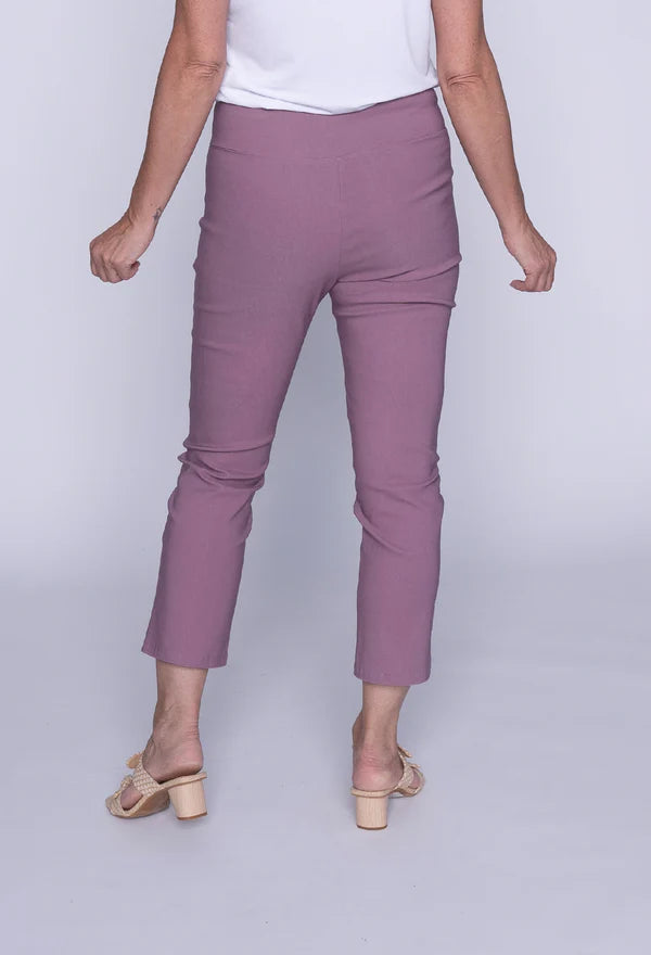 Capri à enfiler en tissu extensible de type millenium et coupe droite – ISCA #3138