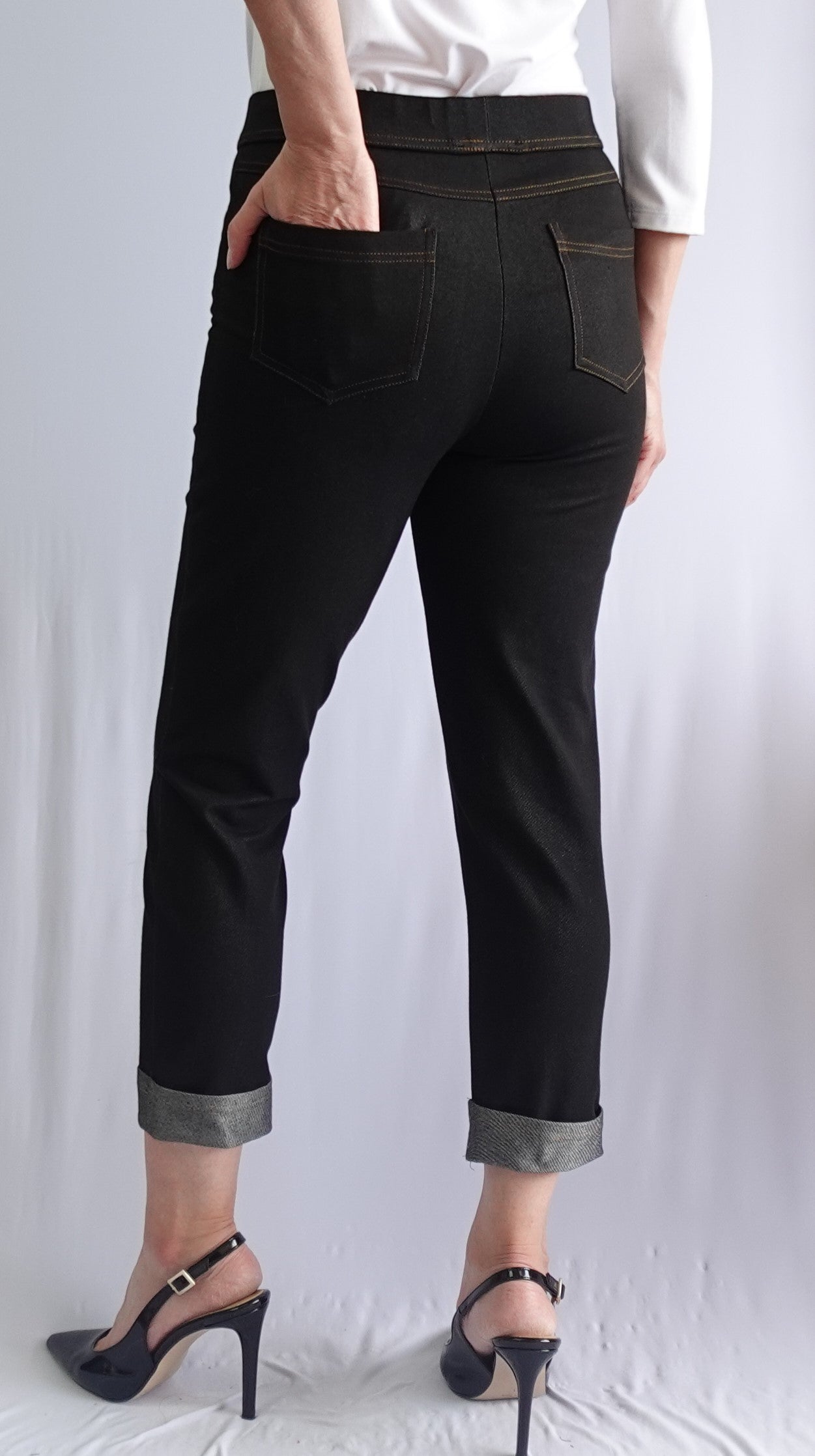 Pantalon court en tricot doux de denim, bas de jambe replié, par SOFT WORKS #75822