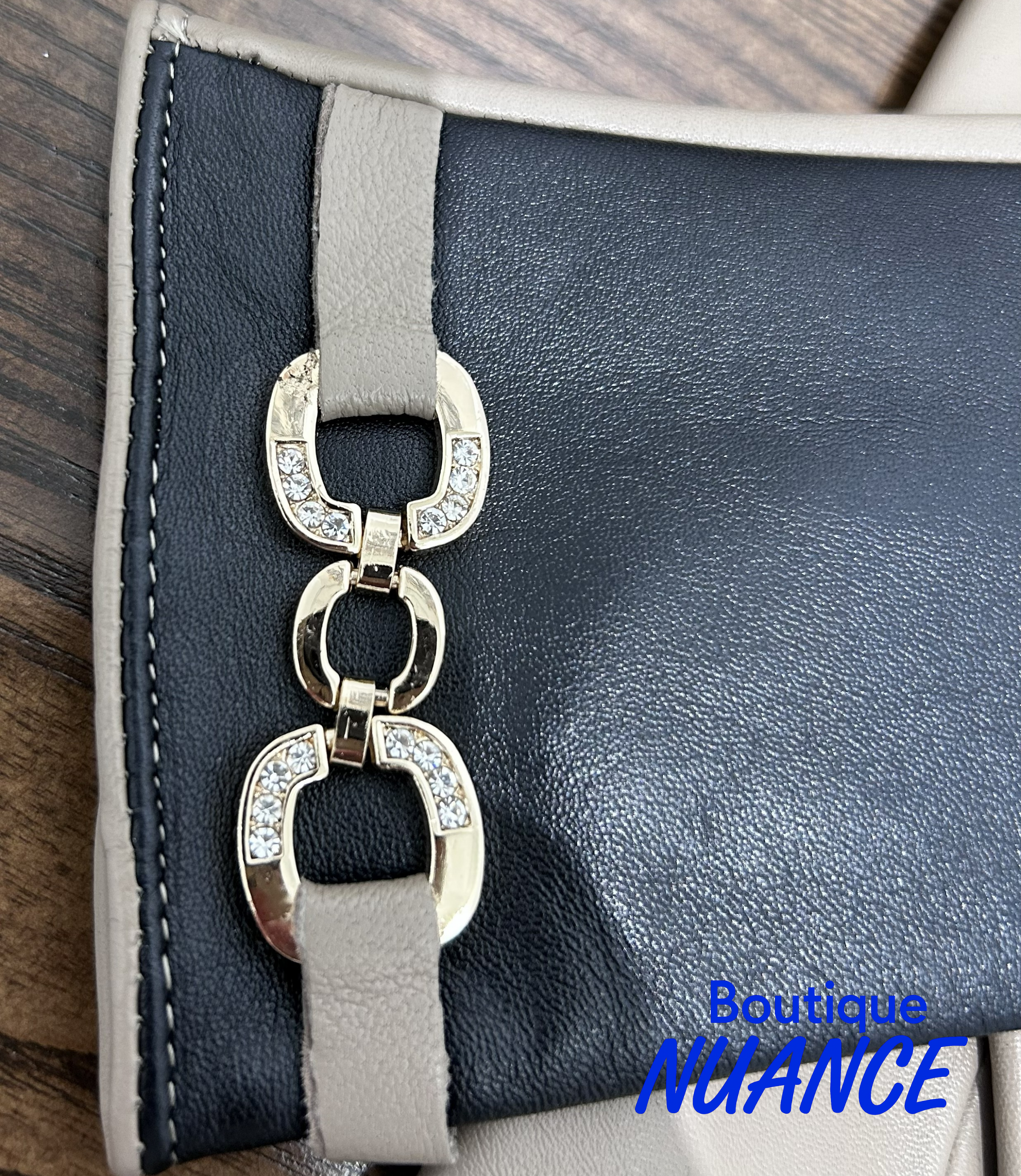 Élégance Bijoux – Les gants en cuir Bedard #A5-1875