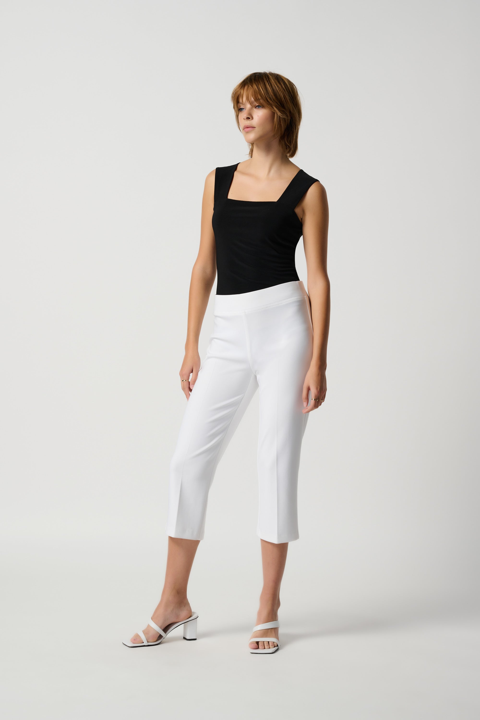 Confort & Élégance – Le Pantalon Capri Joseph Ribkoff #C143105S26