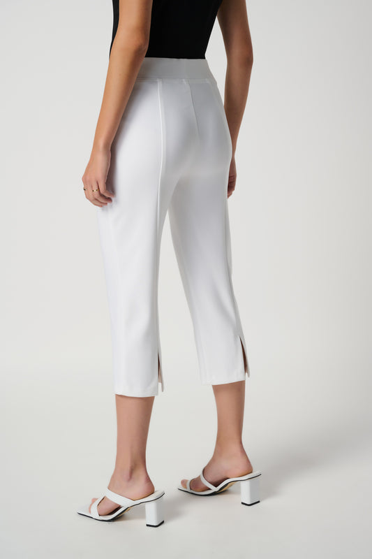 Confort & Élégance – Le Pantalon Capri Joseph Ribkoff #C143105S26