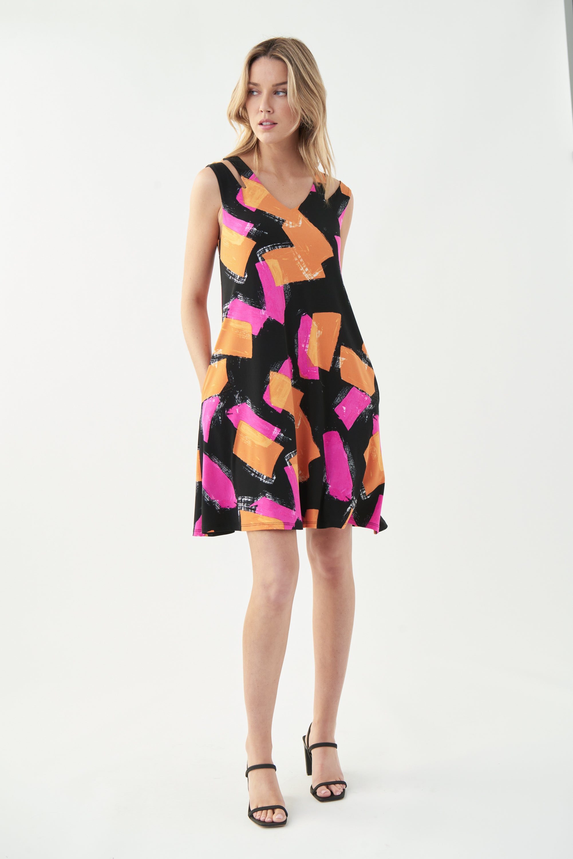 Robe avec imprimés rose fuchsia et orange de Joseph Ribkoff model 221051