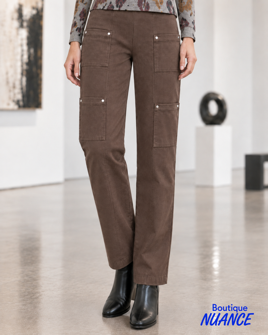 Pantalon à enfiler à jambe droite et poches appliquées – SoftWorks #105103
