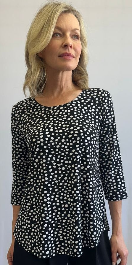 Flowy three-quarter sleeve tunic with polka dot pattern – SoftWorks #202291