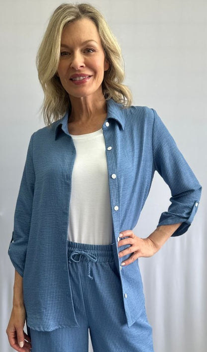 Chemisier rayé chambray à coupe droite et col chemisier – Soft Works #202620