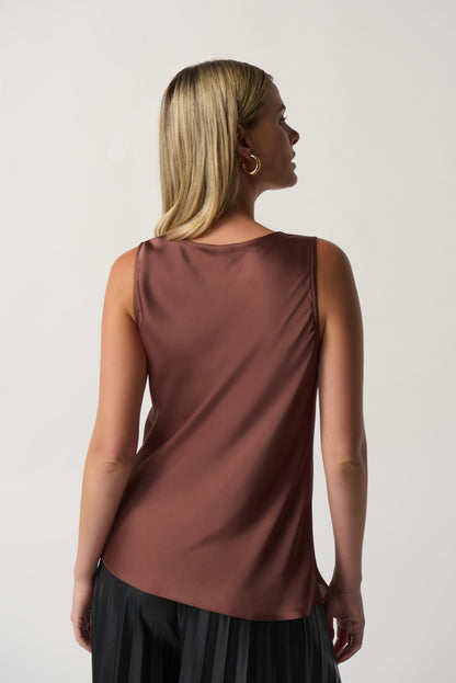 Haut en satin à encolure bénitier de Joseph Ribkoff # 233048