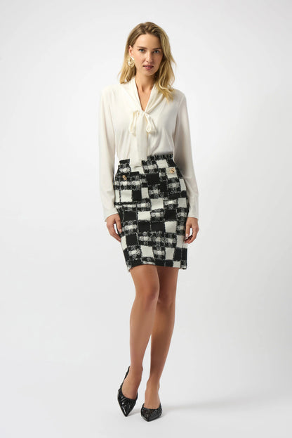 Carreaux d’Élégance : La Jupe Jacquard Joseph Ribkoff #253146