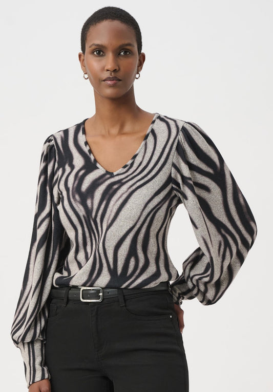 Haut en tissu à mailles de style pull à imprimé animal - Joseph Ribkoff #264207