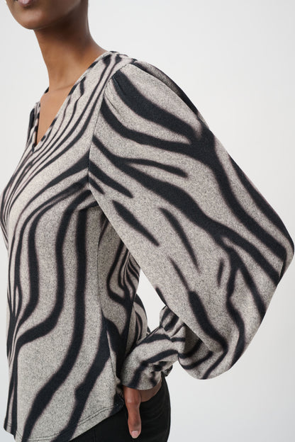 Haut en tissu à mailles de style pull à imprimé animal - Joseph Ribkoff #264207