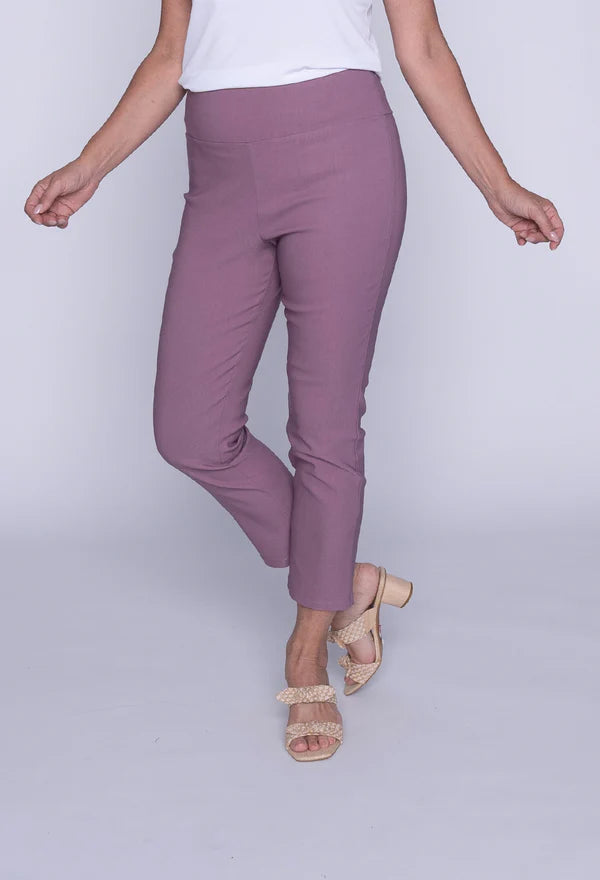Capri à enfiler en tissu extensible de type millenium et coupe droite – ISCA #3138