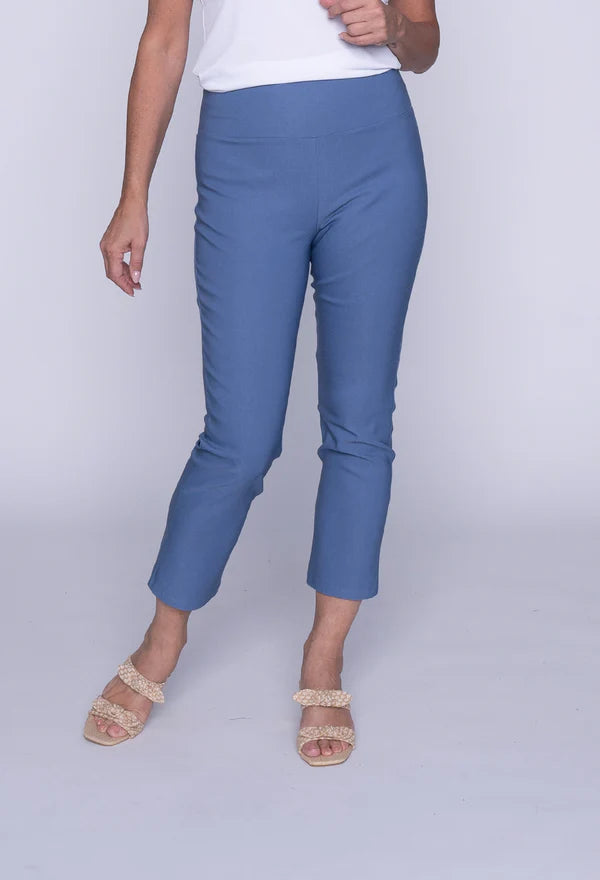 Capri à enfiler en tissu extensible de type millenium et coupe droite – ISCA #3138