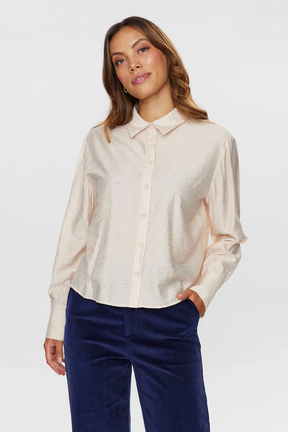 Plain shirt with a few scattered threads of different colors, by Nũmph #704877