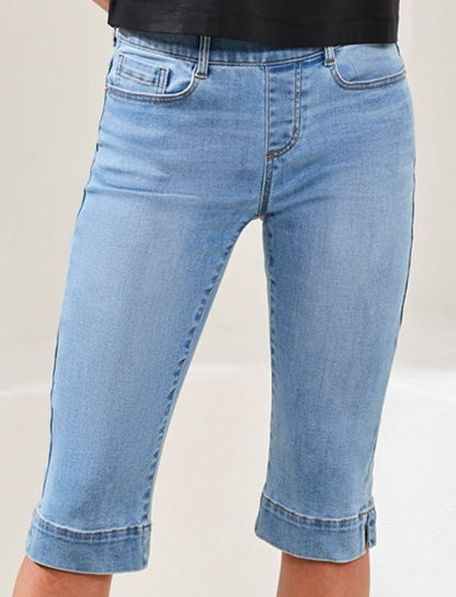 Capri Audrey in regular slim-fit denim with side slits – Tribal #7674O-5100