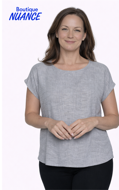 Lightweight top with textured wavy pattern and short sleeves – ISCA #8844-5219