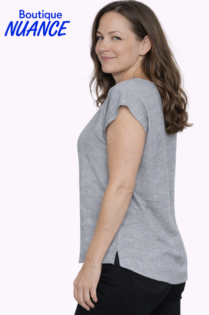 Lightweight top with textured wavy pattern and short sleeves – ISCA #8844-5219
