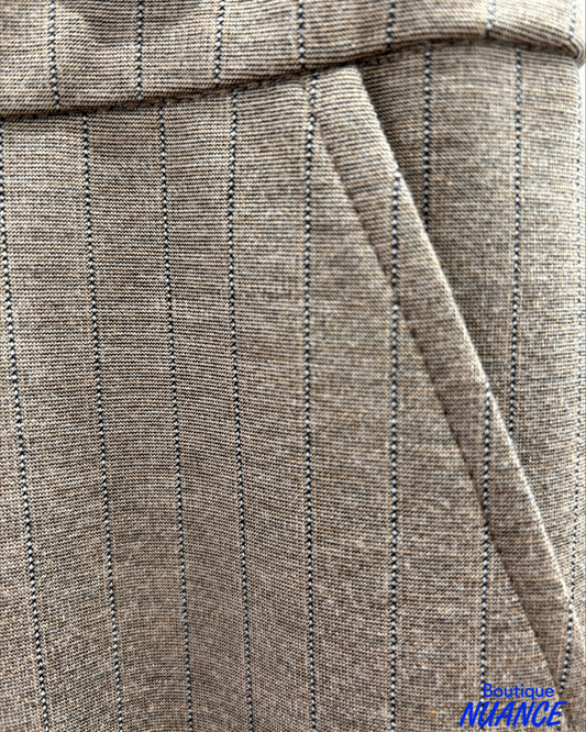 Pantalon classique à jambe droite et fines rayures verticales – Bali #8940