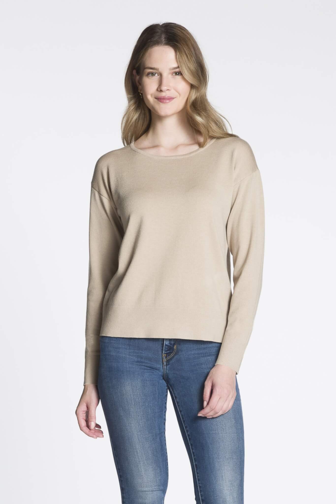 Élégance Essentielle – Le Haut en tricot DKR & COMPANY #HM-60090