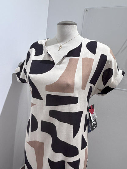 Robe à manches courtes, motifs abstraits de couleurs terre, par Dévia #S434D