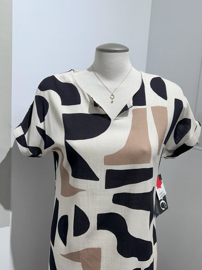 Robe à manches courtes, motifs abstraits de couleurs terre, par Dévia #S434D