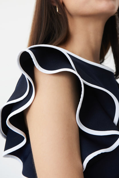 Robe de Joseph Ribkoff au look élégant, avec des manches à volants et une ceinture qui inspire le luxe. Une robe a un col rond et coupe courte elle transmet une belle silhouette féminine.