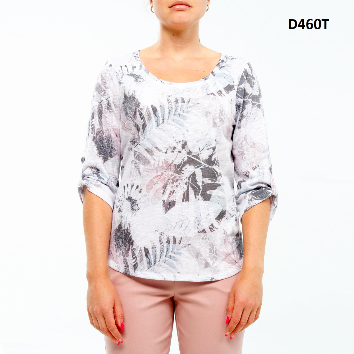 Beau Chandail imprimé de la collection Dévia avec col en rond et manche 3/4, il s'agence facilement avec un pantalon uni.