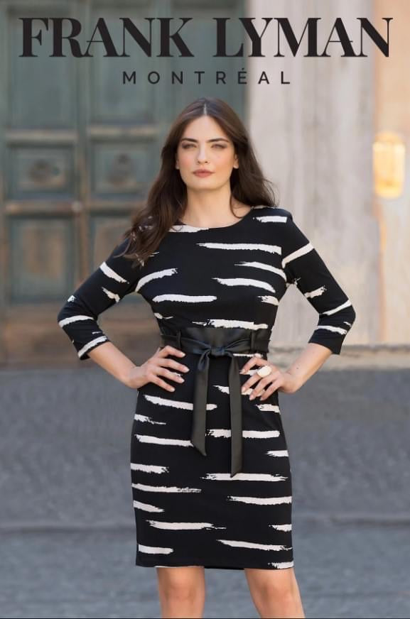 Robe dans les tons de noir et beige, avec ceinture en cuirette qui attache a l avant. Longueur parfaite au genoux. Tissus léger, manche 3/4. Vous aimerez son allure chic et actuel. Fait au Canada par Frank Lyman